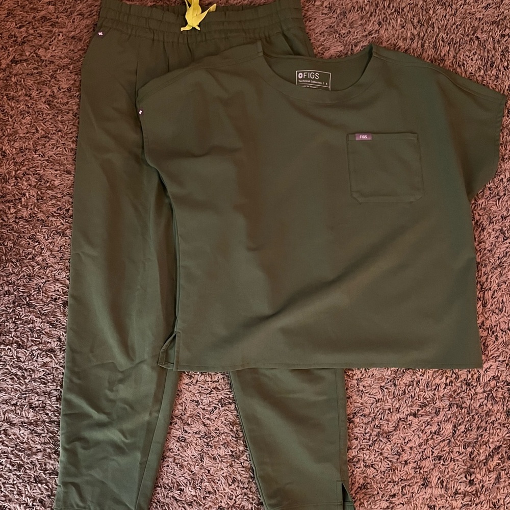 Figs Olive Green Scrub Set